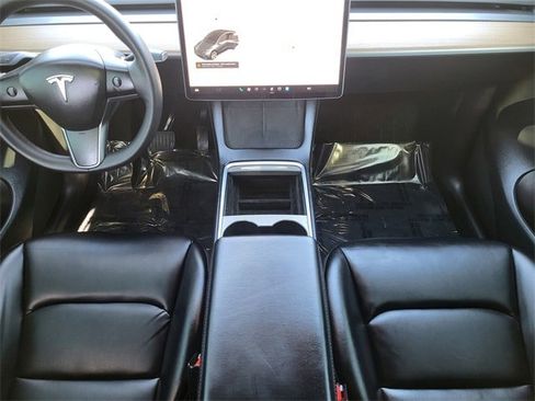 Used 2021 Tesla Model Y Long Range image 17