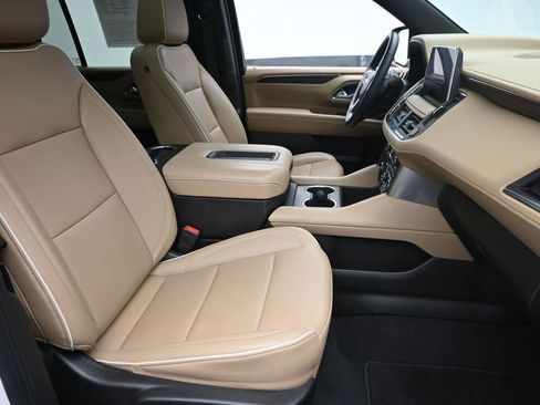 Used 2023 Chevrolet Tahoe Premier AWD/4WD image 7