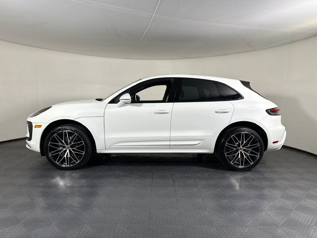 Used 2024 Porsche Macan AWD/4WD image 2