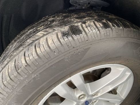 Certified 2023 Ford Explorer XLT w/ Equipment Group 202A image 35