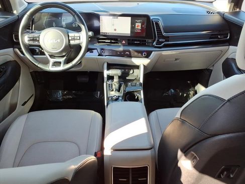 Used 2024 Kia Sportage EX image 11