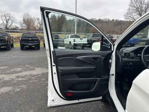 Used 2023 Honda Passport TrailSport image 10