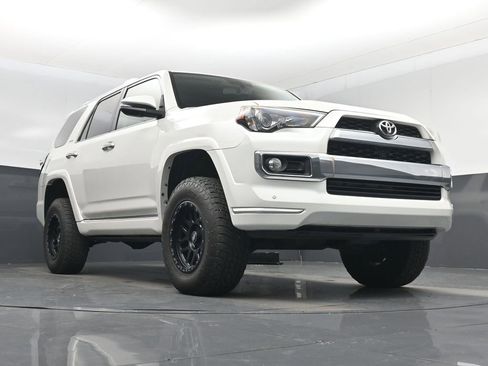 Used 2016 Toyota 4Runner Limited image 32