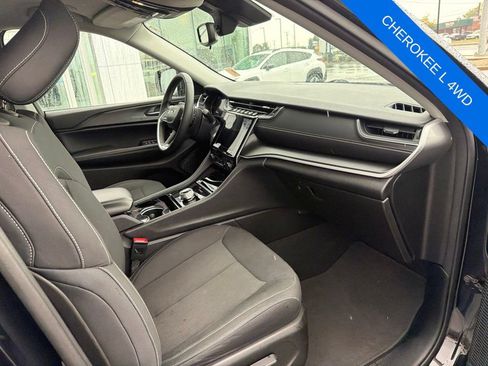 Used 2023 Jeep Grand Cherokee L Laredo AWD/4WD image 7