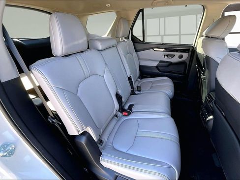 New 2025 Honda Pilot EX-L image 9