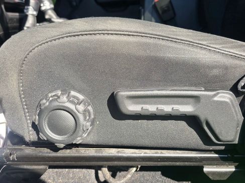 Used 2018 Jeep Wrangler Unlimited Sport image 16