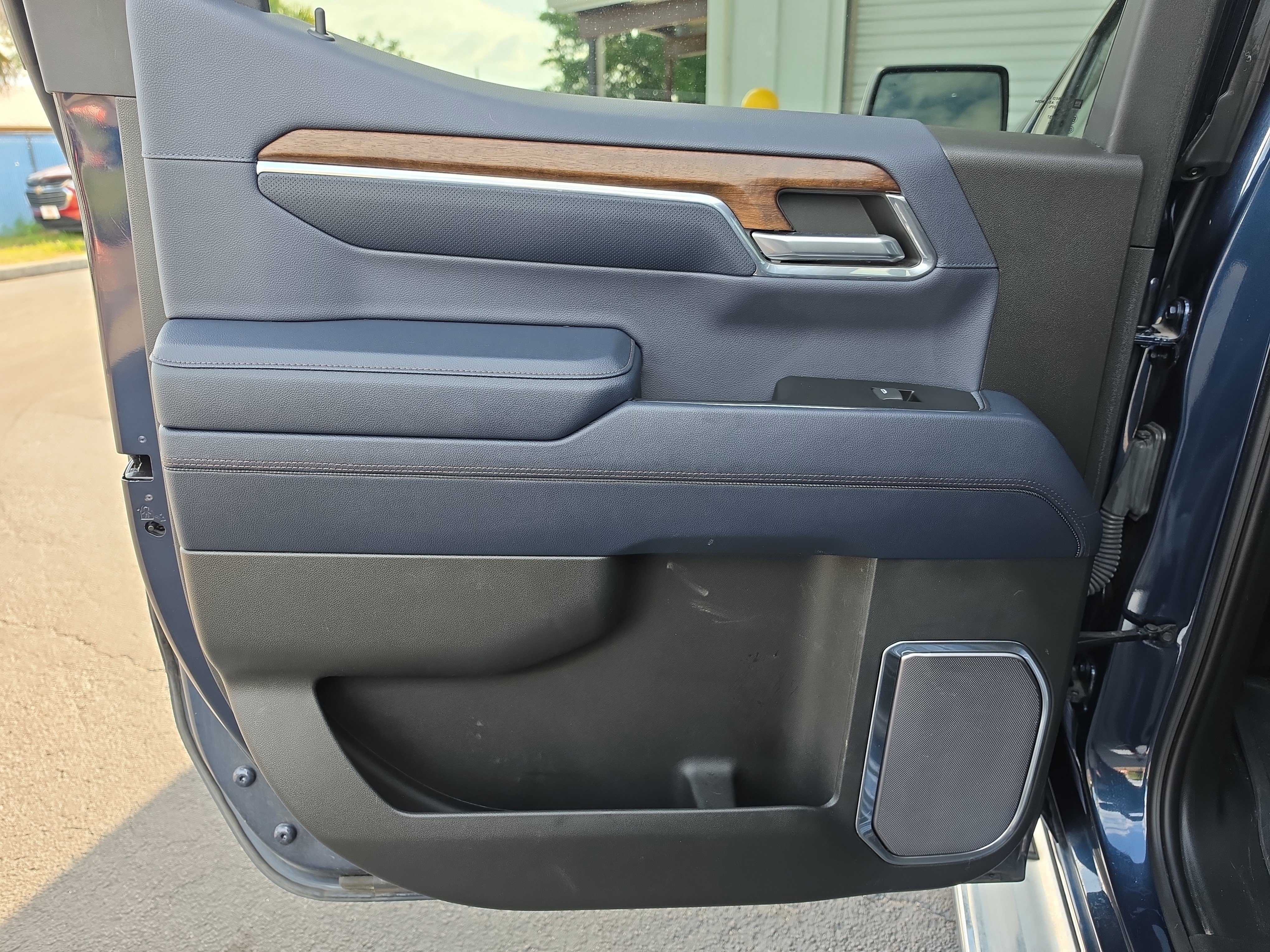 Certified 2023 Chevrolet Silverado 1500 High Country w/ High Country Premium Package AWD/4WD image 12