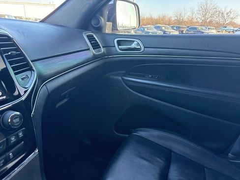 Used 2022 Jeep Grand Cherokee Limited image 22