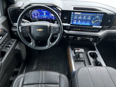 Used 2024 Chevrolet Silverado 1500 High Country w/ Technology Package image 32