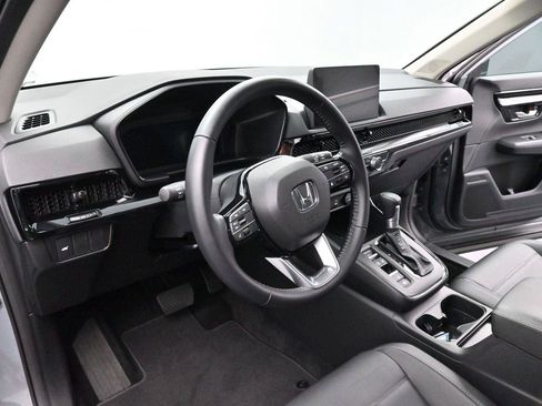 Used 2025 Chrysler Pacifica Select FWD image 13