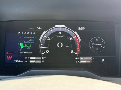 Used 2025 Toyota Tundra Limited AWD/4WD image 20