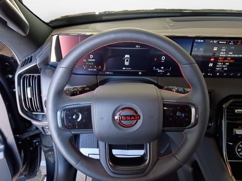 Used 2025 Nissan Armada PRO-4X AWD/4WD image 10