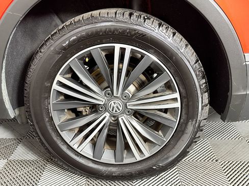 Used 2019 Volkswagen Tiguan SEL image 36