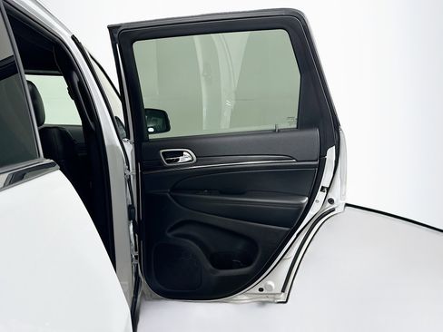 Used 2021 Jeep Grand Cherokee Limited w/ Luxury Group II image 31