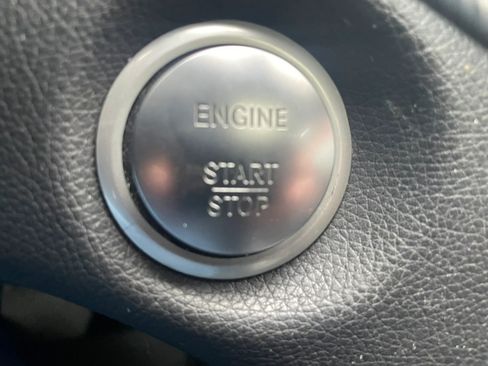 Used 2017 Mercedes-Benz GLA 250 4MATIC image 9