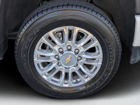 Used 2022 Chevrolet Silverado 3500 High Country image 9