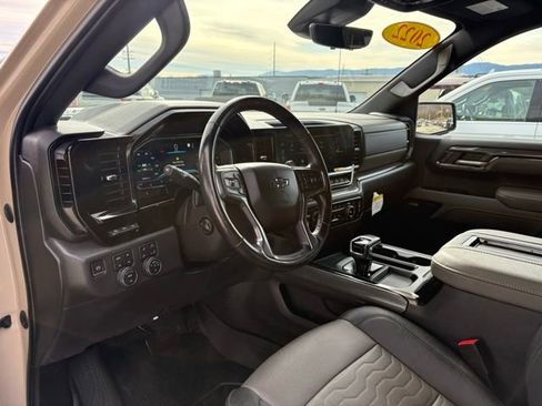 Used 2022 Chevrolet Silverado 1500 ZR2 w/ Technology Package image 3