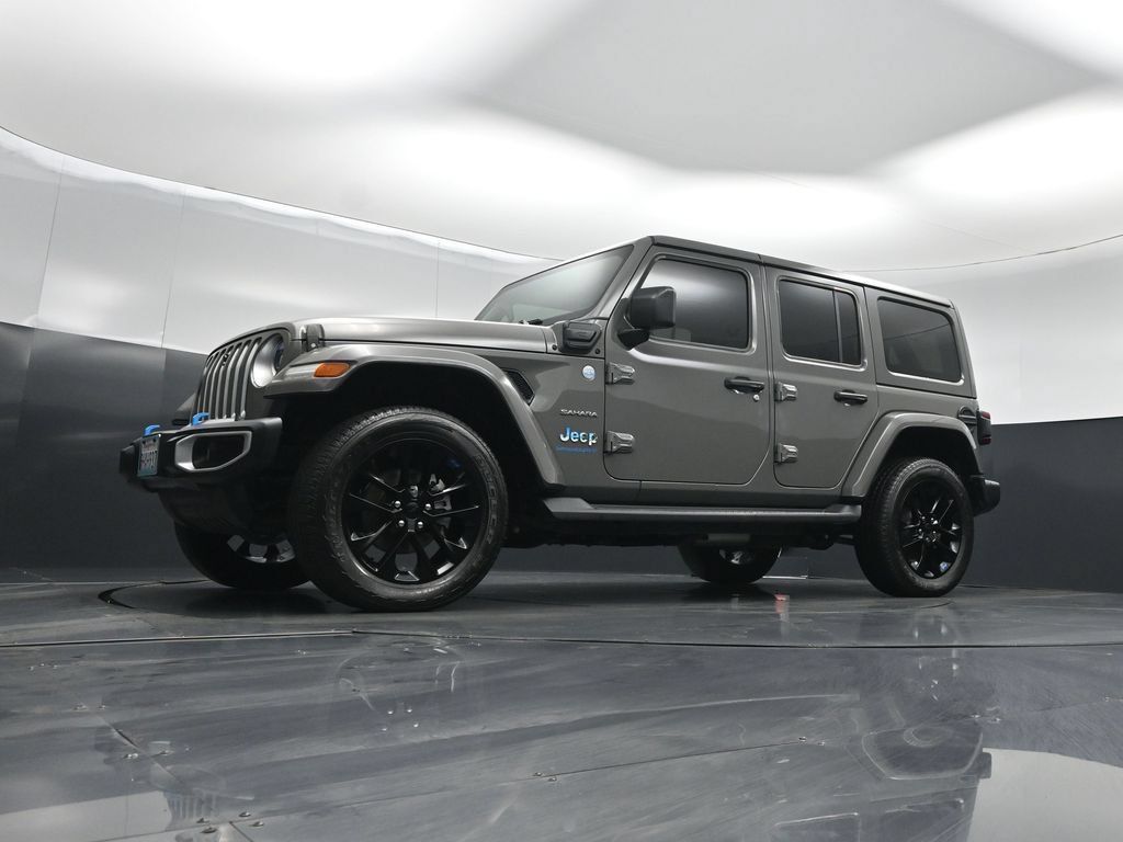 Used 2023 Jeep Wrangler Unlimited Sahara w/ Cold Weather Group AWD/4WD image 42