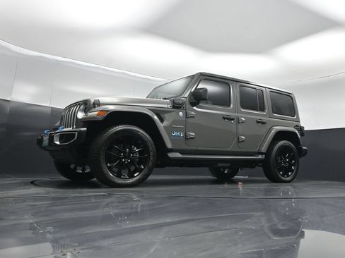 Used 2023 Jeep Wrangler Unlimited Sahara w/ Cold Weather Group AWD/4WD image 42
