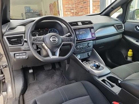 Used 2025 Nissan Leaf S FWD image 7