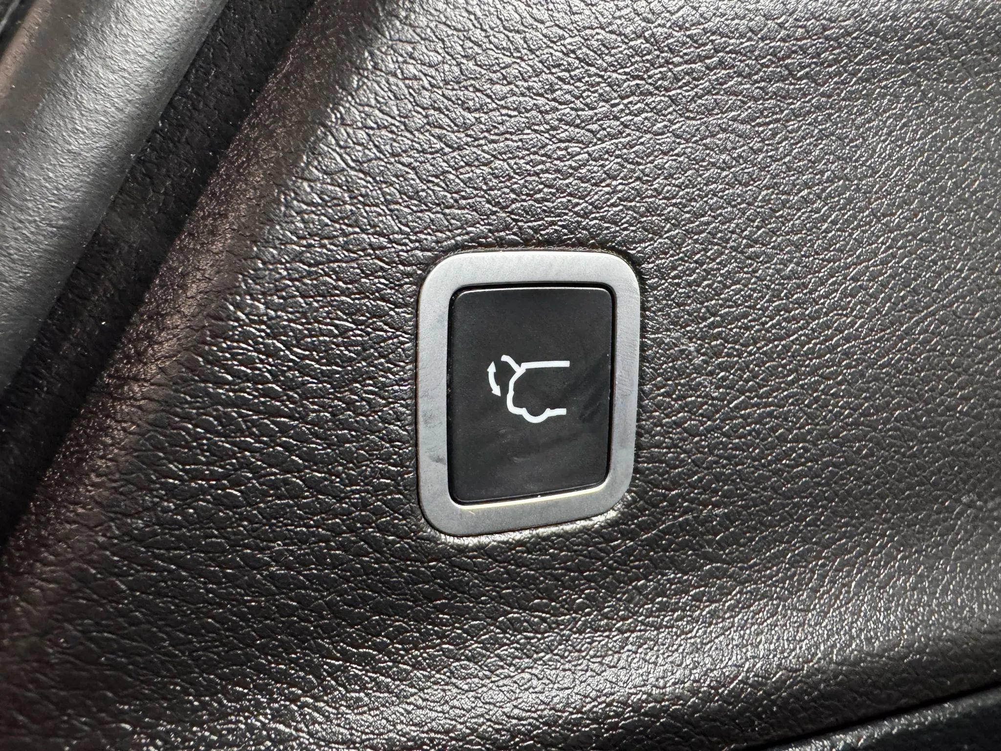 Used 2019 Chrysler Pacifica Touring-L Plus w/ Advanced Safetytec Group FWD image 27