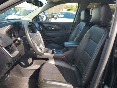 Used 2022 GMC Terrain SLT w/ Tech Package FWD image 18