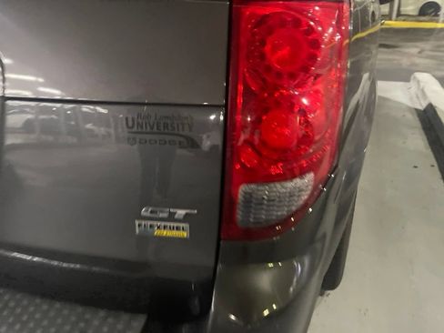 Used 2019 Dodge Grand Caravan GT FWD image 5