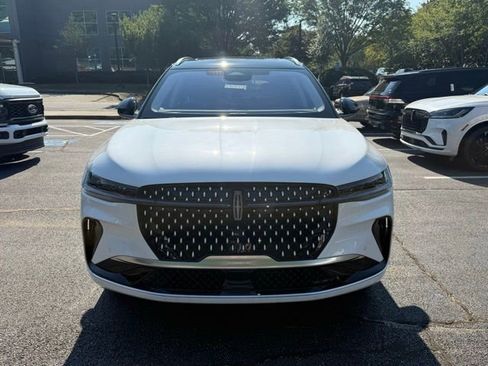 New 2025 Lincoln Nautilus Reserve image 11