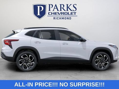 New 2026 Chevrolet Trax RS w/ Driver Confidence Package FWD image 8