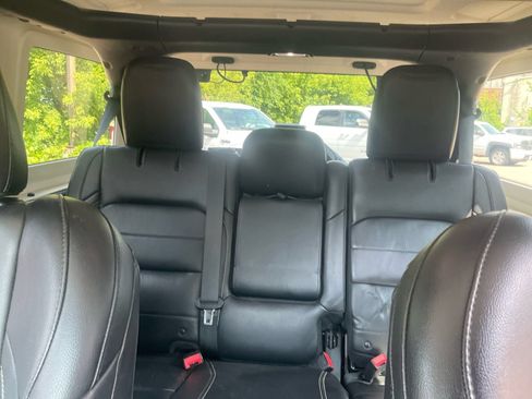 Used 2018 Jeep Wrangler Unlimited Sahara AWD/4WD image 30