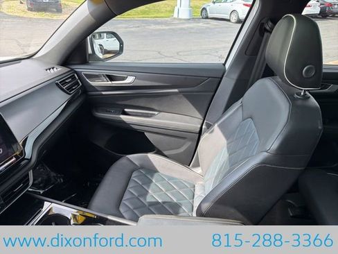 Used 2024 Volkswagen Atlas Cross Sport SEL Premium R-Line AWD/4WD image 22