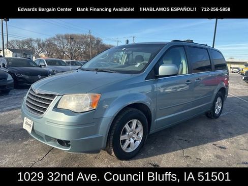 Used 2008 Chrysler Town & Country Touring w/ Entertainment Group #2 image 4
