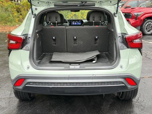 Used 2024 Chevrolet Trax RS w/ Sunroof Package image 17