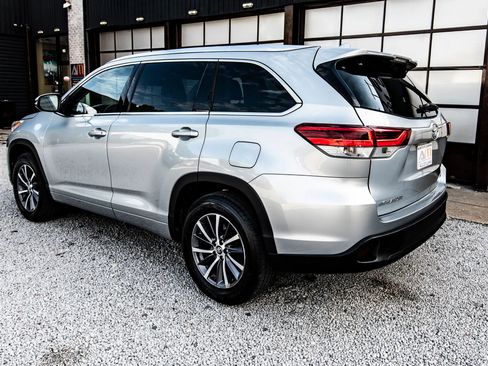 Used 2018 Toyota Highlander XLE FWD image 7