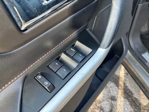 Used 2013 Ford Edge Limited image 12