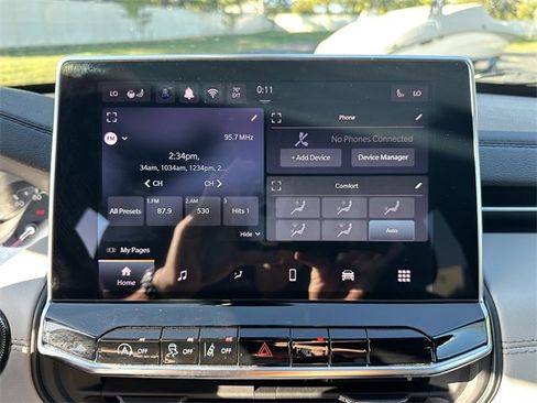 Used 2024 Jeep Compass Limited image 25