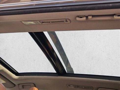 Used 2017 Toyota Highlander Limited Platinum AWD/4WD image 20
