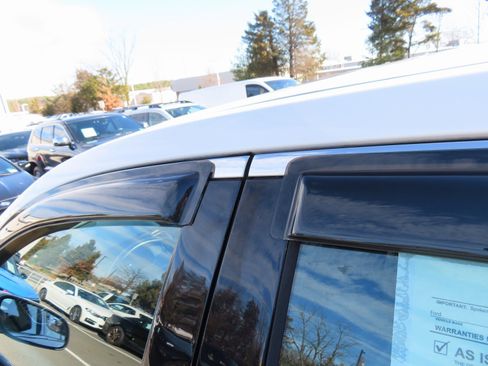 Used 2015 Ford Taurus SEL w/ Equipment Group 201A image 8