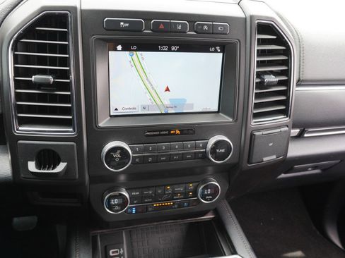 Used 2019 Ford Expedition Limited w/ Equipment Group 302A RWD image 16