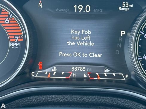 Used 2019 Jeep Cherokee Limited w/ Luxury Group image 19