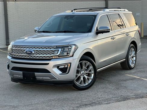 Used 2019 Ford Expedition Platinum image 2