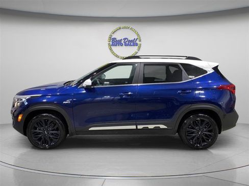 Used 2022 Kia Seltos Nightfall Edition AWD/4WD image 2