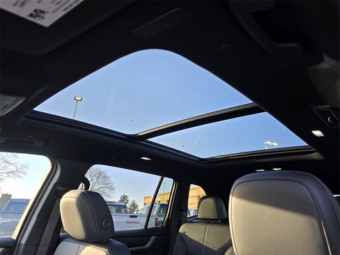 New 2025 GMC Acadia Elevation w/ Super Cruise Package image 22