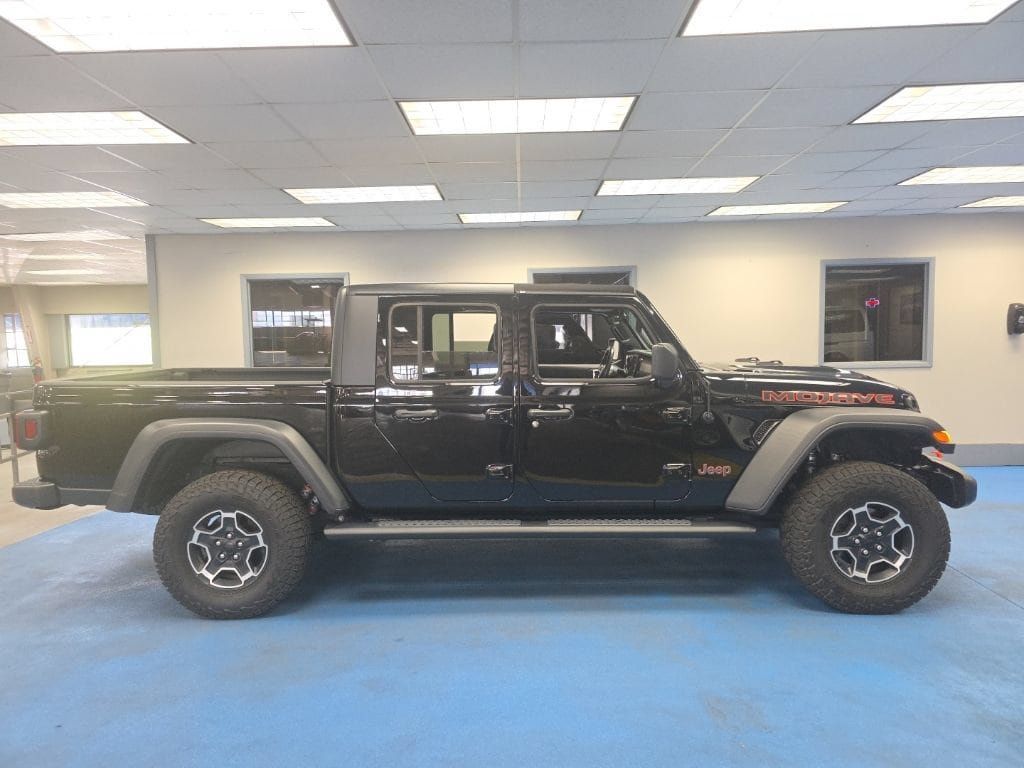 Used 2023 Jeep Gladiator Mojave w/ Cold Weather Group AWD/4WD image 2