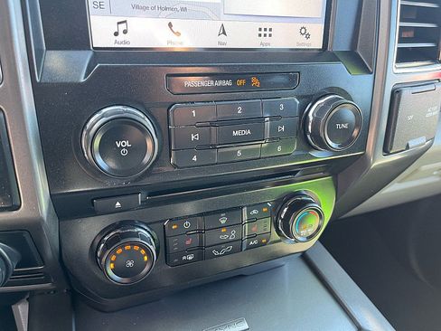 Used 2018 Ford F150 XLT w/ Equipment Group 302A Luxury AWD/4WD image 26