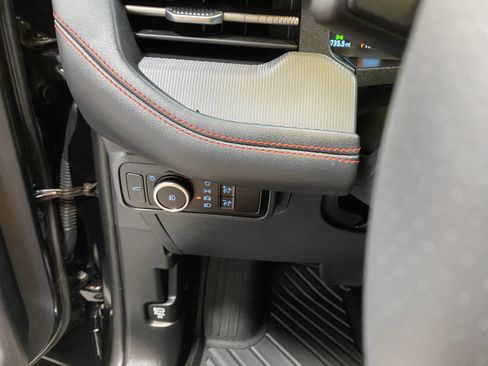 Used 2025 Ford Explorer ST-Line image 37