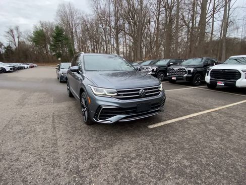 Used 2024 Volkswagen Tiguan SEL R-Line AWD/4WD image 5