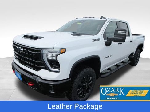 New 2026 Chevrolet Silverado 3500 LT image 1