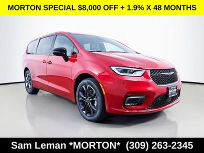 New 2026 Chrysler Pacifica Select