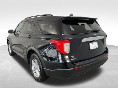 Used 2023 Ford Explorer XLT AWD/4WD image 7